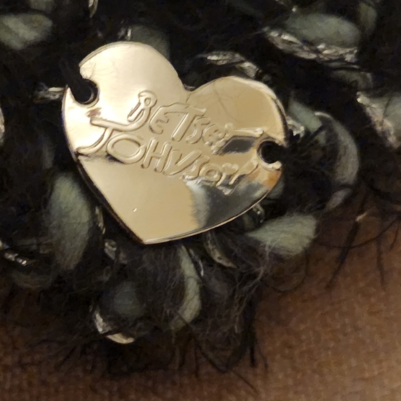 NWT Betsey Johnson Earwarmer - Picture 4 of 4